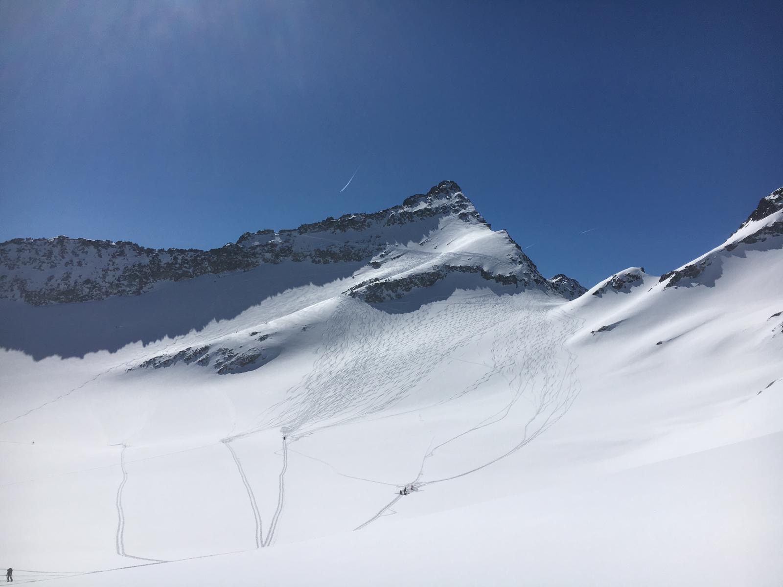 652b9f68-de67-43fe-9fba-6facc950aa27